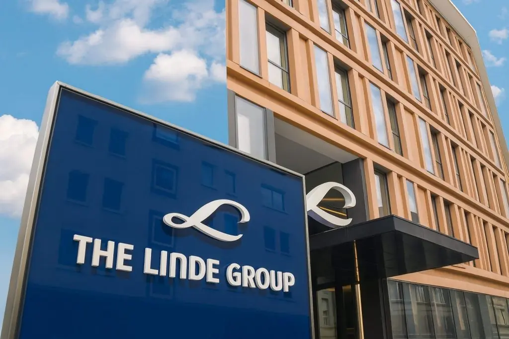 Linde Stock (LIN): UBS Sees Faster 2026 EPS Growth as Big Institutions Boost Stakes and €1.75 Billion Bond Deal Lands