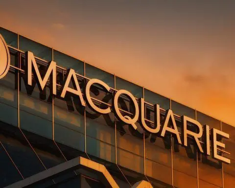 Macquarie Group (ASX: MQG) Edges Higher as Market Focuses on Qube Takeover and New Wind Power Deal – 28 November 2025