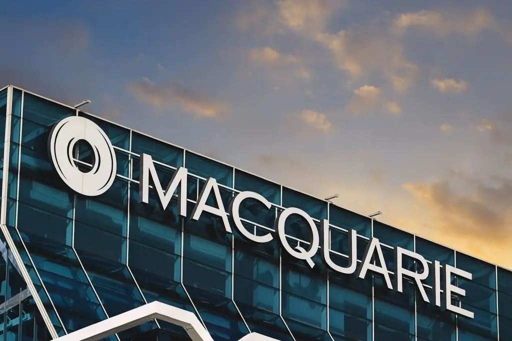 Macquarie Group (ASX: MQG) Stock Forecast 2026: Share Price Jumps Ahead of Dividend as Investors Track Qube Bid, Buyback and FY26 Outlook