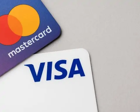 Visa–Mastercard Swipe Fee Settlement: How New Rules Could Reshape Credit Card Checkout and Rewards – November 14, 2025