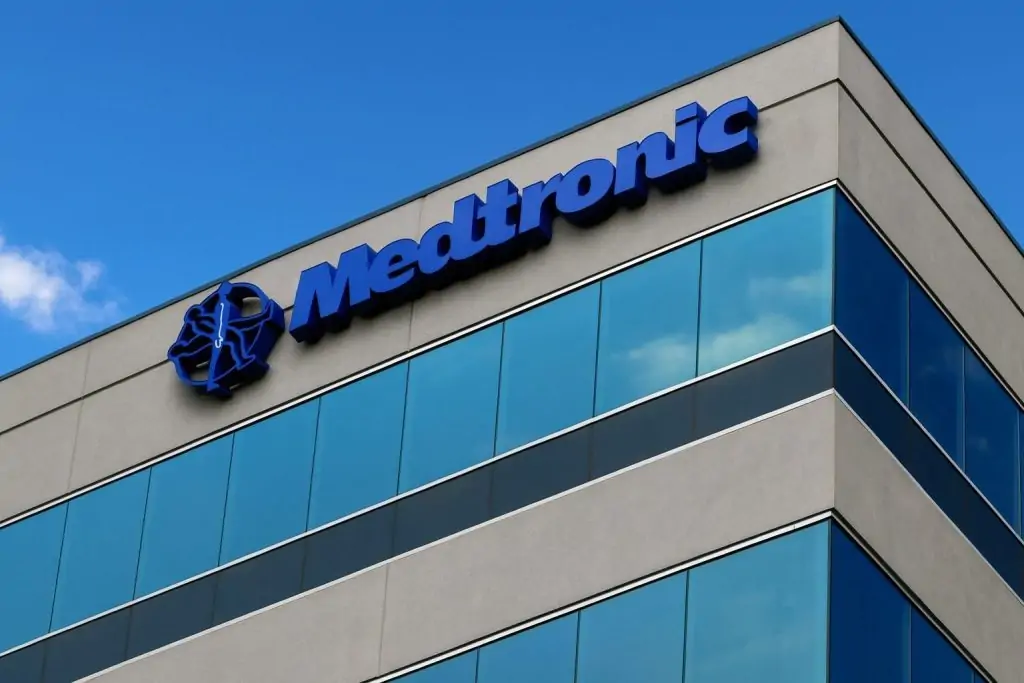 Medtronic (MDT) Stock Near 52‑Week High as Truist Hikes Target and Norges Bank Buys Big