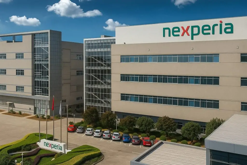 CAR FACTORIES ON THE BRINK: China-Dutch Chip Clash Sparks Global Auto Crisis – Trade Deal Offers Hope