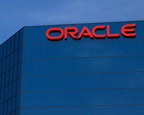 Oracle Stock (ORCL) Today: OpenAI Backlog Jitters, $38B Loan Talks and Split Wall Street Views