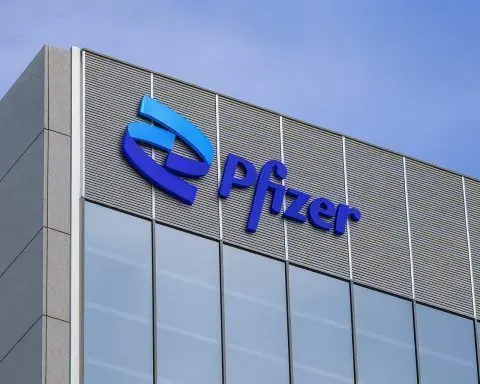 Pfizer (PFE) Stock on November 30, 2025: Institutional Buying, Metsera Deal and a 6.7% Dividend Yield