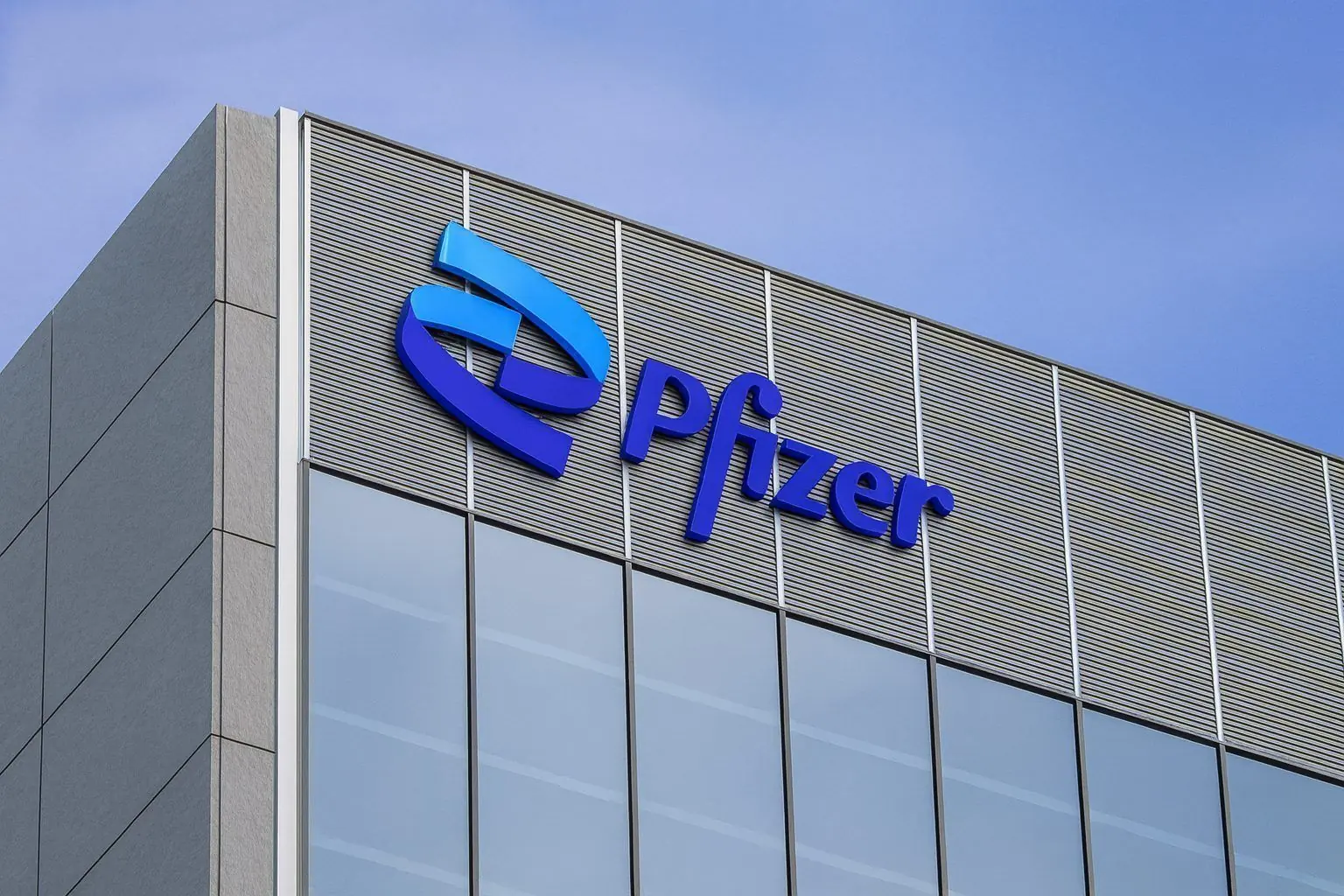 Pfizer (PFE) Stock on November 30, 2025: Institutional Buying, Metsera Deal and a 6.7% Dividend Yield