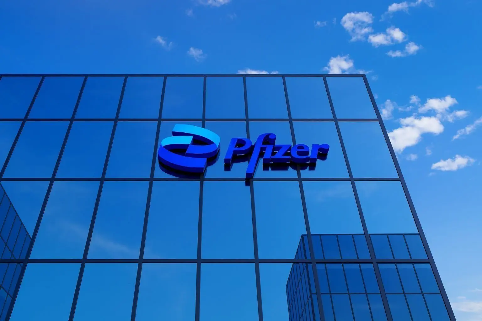 Pfizer Stock (PFE) on December 8, 2025: Price, Dividend, New Drug Data and 2025–2030 Forecast