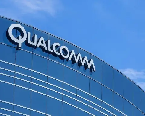 Qualcomm (QCOM) Stock Rises as Alphawave AI Deal Advances and Snapdragon 8 Gen 5 Launches — November 28, 2025