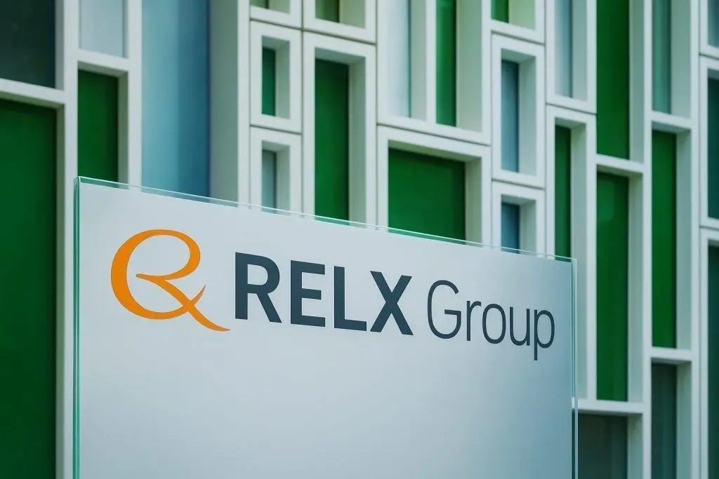 RELX PLC Stock Today: £1.5bn Buyback, AI Growth Engine and 2026–2027 Forecasts After the Sell-Off