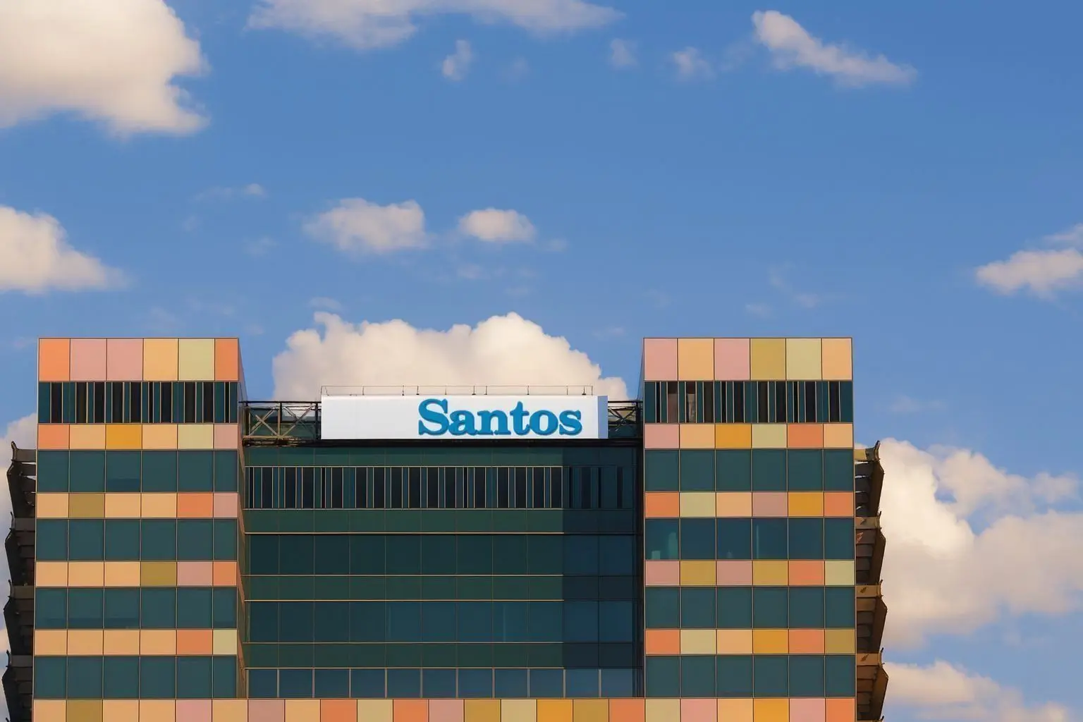 Santos Limited (ASX: STO) in 2025: Share Price, ADNOC Deal Collapse and Barossa LNG Shape the Outlook