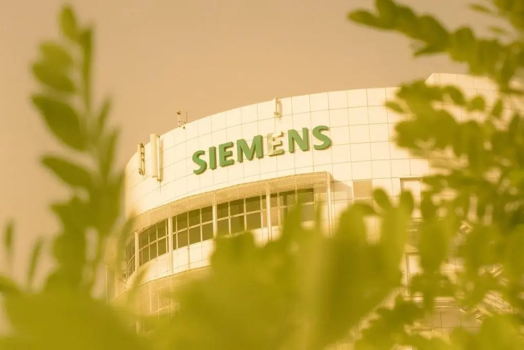 Siemens Aktiengesellschaft (SIE.DE) Stock Today, 27 November 2025: Sideways Trade, 350,000‑Share Buyback and a New Rail Deal in Chile