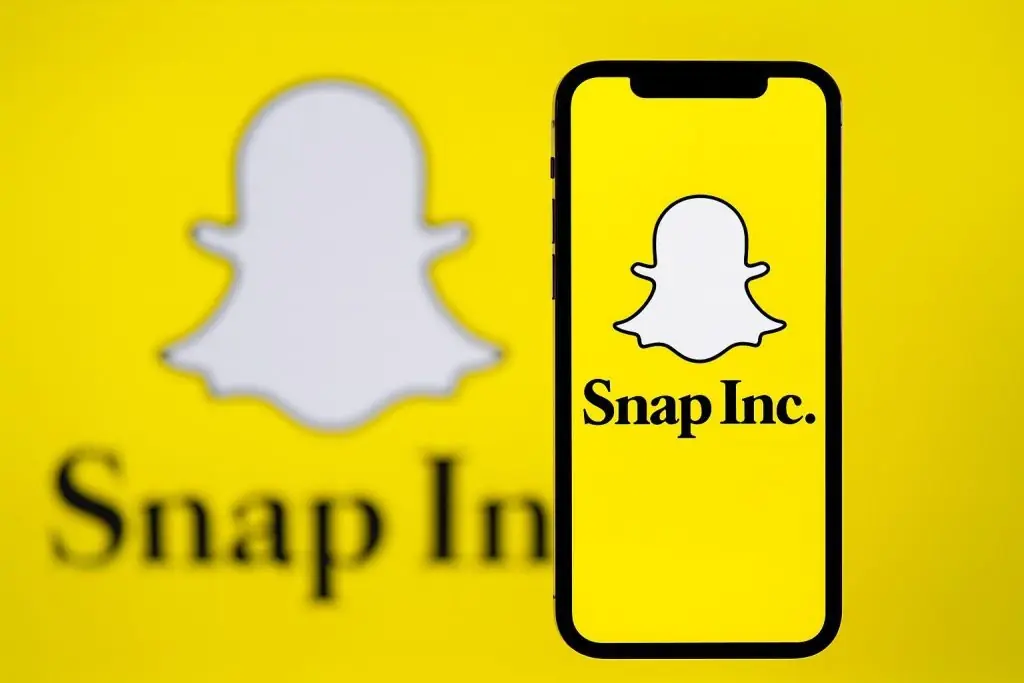 Snap Stock Today, November 26, 2025: SNAP Holds at $7.64 as Snapchat Nears 1 Billion Users and Launches India Brand Blitz
