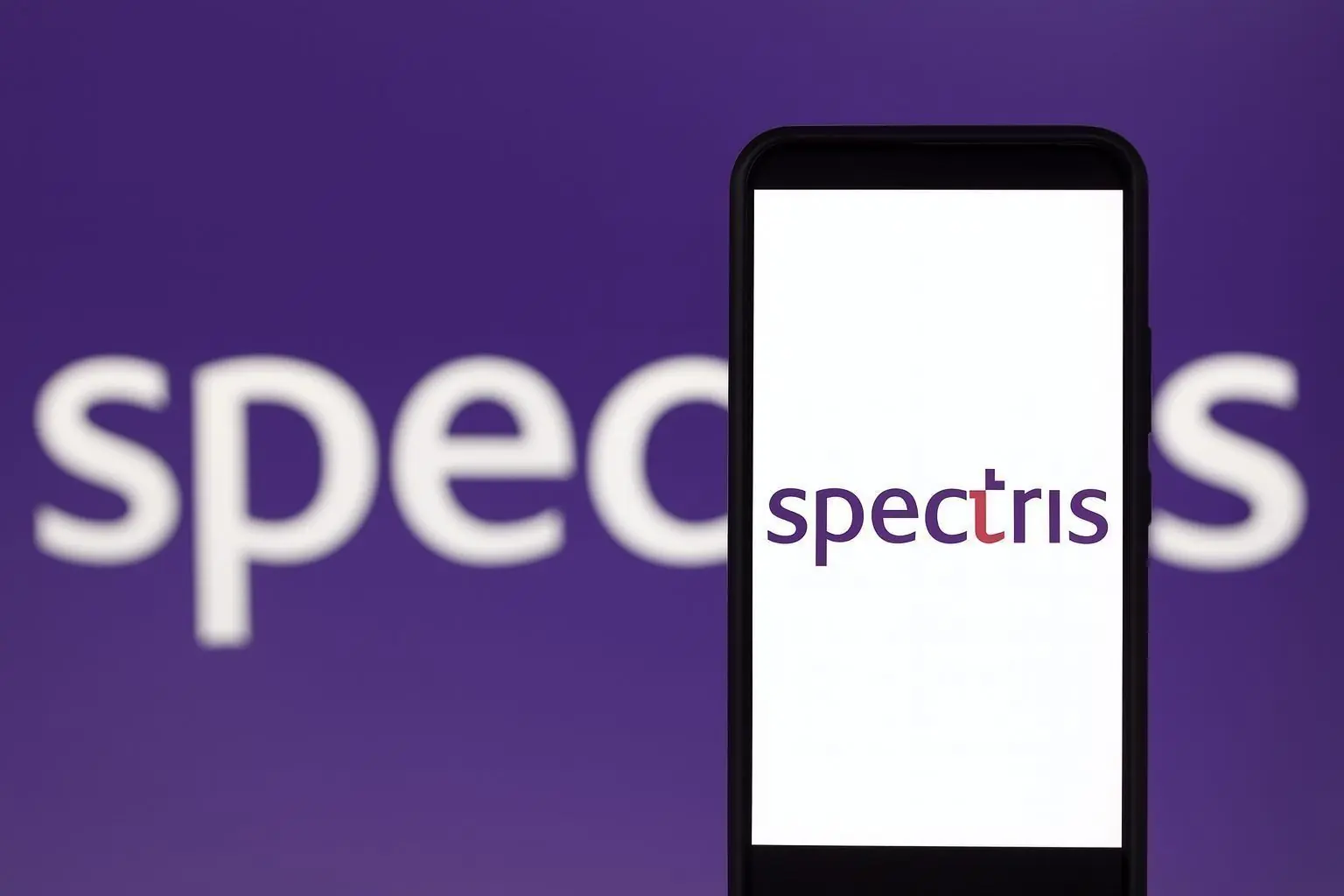 Spectris plc (LON: SXS) Stock on 3 December 2025: Last Trading Day Before £41.75 KKR Takeover and Delisting