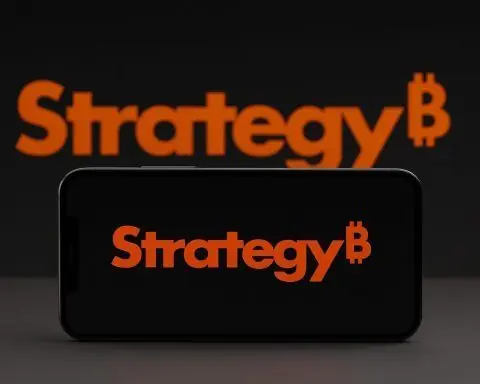 Strategy Inc (MSTR) Stock Rises as Bitcoin Steadies: Daily Outlook for November 28, 2025