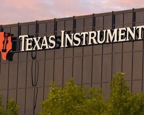 Texas Instruments (TXN) Stock Outlook Before the December 1, 2025 Open: Rally, Analyst Downgrades and Fresh Institutional Buying