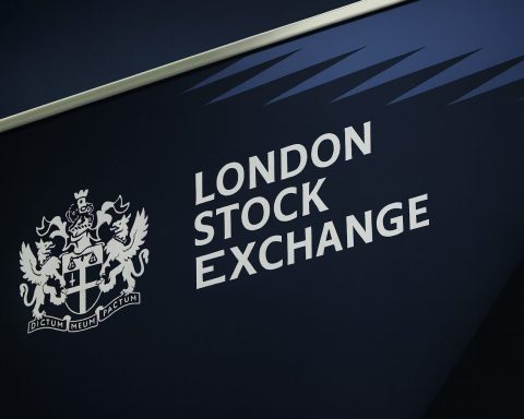 UK Stock Market Today, 4 December 2025: FTSE 100 Edges Higher as Luxury and Defence Stocks Lift a Cautious London