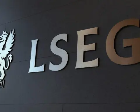 UK Stock Market Today: FTSE 100 Poised for Softer Open as Fed Jitters Meet Weak UK Spending (9 December 2025)