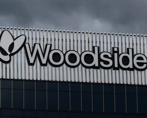 WDS Stock Today (November 26, 2025): Woodside Energy Slips as Pluto LNG Strike Risk Meets Sunrise LNG Breakthrough