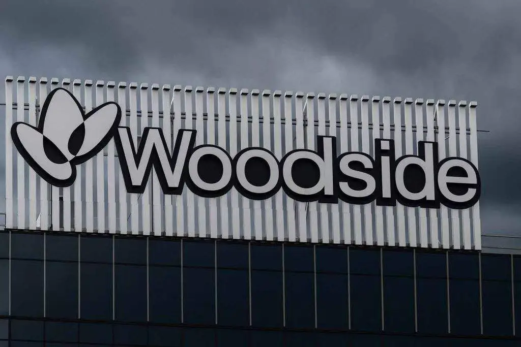 Woodside Energy (WDS) share price slips after North West Shelf contract extension: what investors watch next