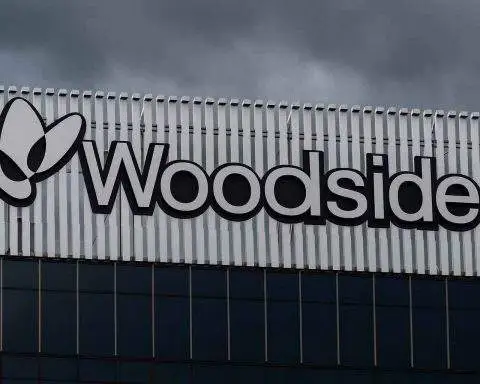 Woodside Energy (WDS) share price slips after North West Shelf contract extension: what investors watch next