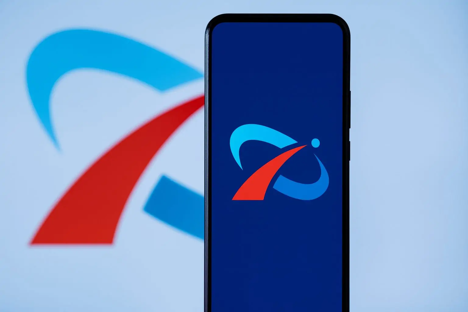 Zhongji Innolight (300308.SZ) Stock Near Record High as AI Optics Boom Collides With Pentagon Watchlist – November 27, 2025