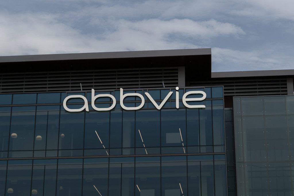 AbbVie Stock Outlook (ABBV): Weekly Recap, Fresh Analyst Upgrades, and the Week-Ahead Setup (Updated Dec. 12, 2025)