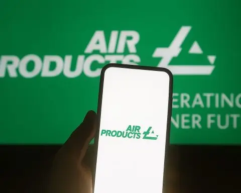 Air Products Stock Plunges to 52‑Week Low on Yara Hydrogen Deal – What It Means for APD Investors Now