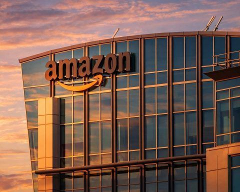 Amazon Stock (AMZN) Ends Week at $232.52 as Markets Close for Weekend — What to Watch Before Monday’s Open