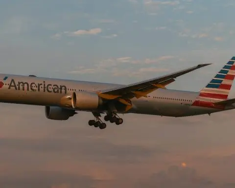 American Airlines (AAL) Stock After Hours: What Happened After the Dec. 15 Close—and What to Watch Before the Market Opens Dec. 16