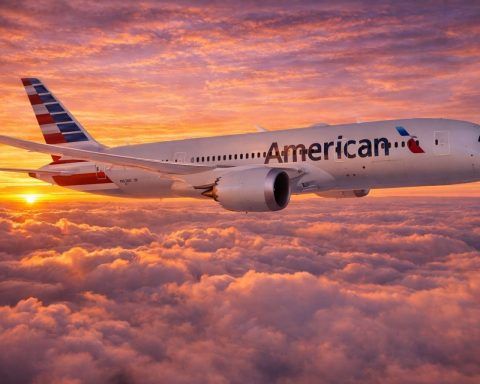 American Airlines stock today: AAL barely budges in premarket as oil dips and jobs data looms