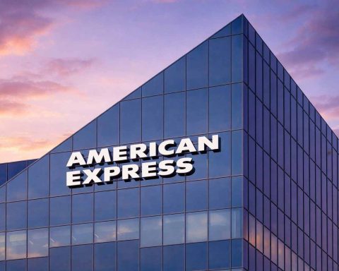 American Express Stock (AXP) Week Ahead: Dividend Update, Analyst Price Targets, Credit Trends and Key Catalysts for Christmas Week
