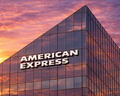 American Express stock dips today as Fed minutes weigh on financials; AXP earnings date in focus