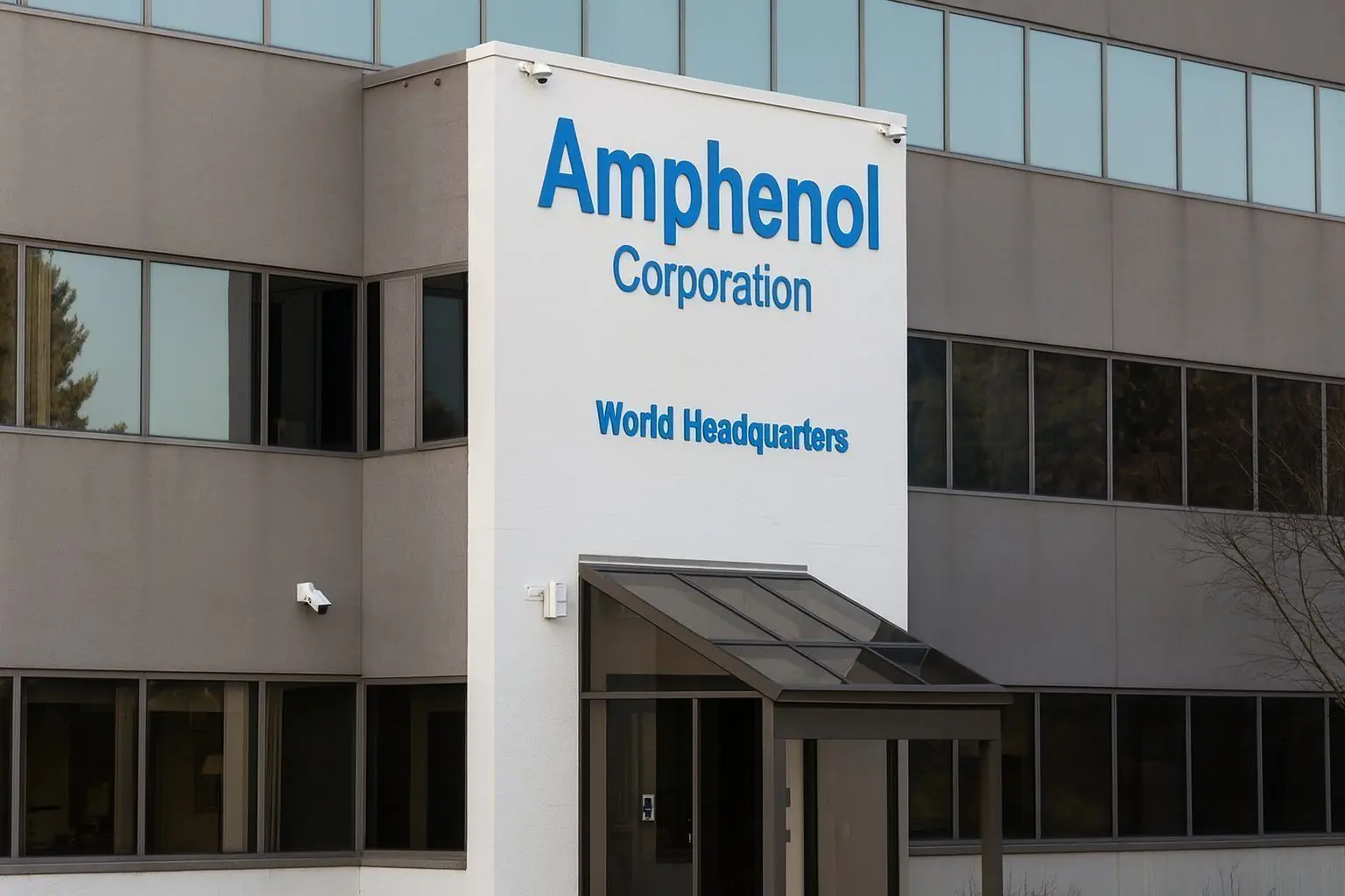 Amphenol (APH) Stock Outlook December 2025: AI Datacenter Boom Meets Stretch Valuation