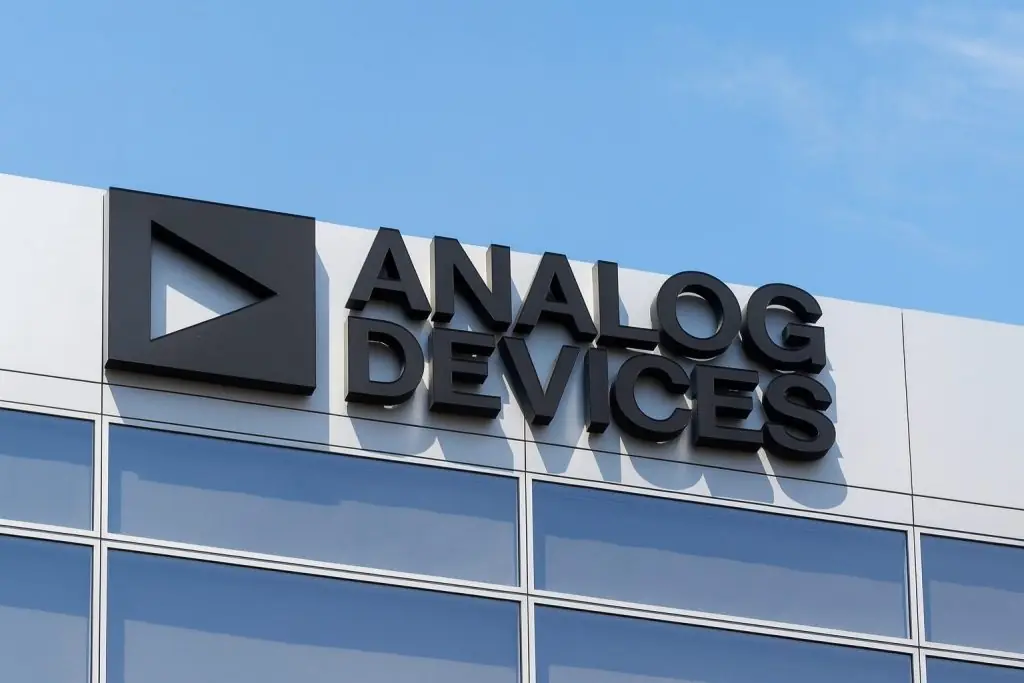 Analog Devices (ADI) Stock on December 2, 2025: Near Record Highs After Q4 Earnings Beat, AI Tailwinds and Fresh Analyst Upgrades