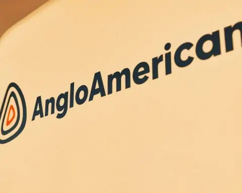 Anglo American plc Stock (AAL.L) in Focus: Teck Merger Momentum, De Beers Sale Watch, and Analyst Forecasts as of Dec. 19, 2025