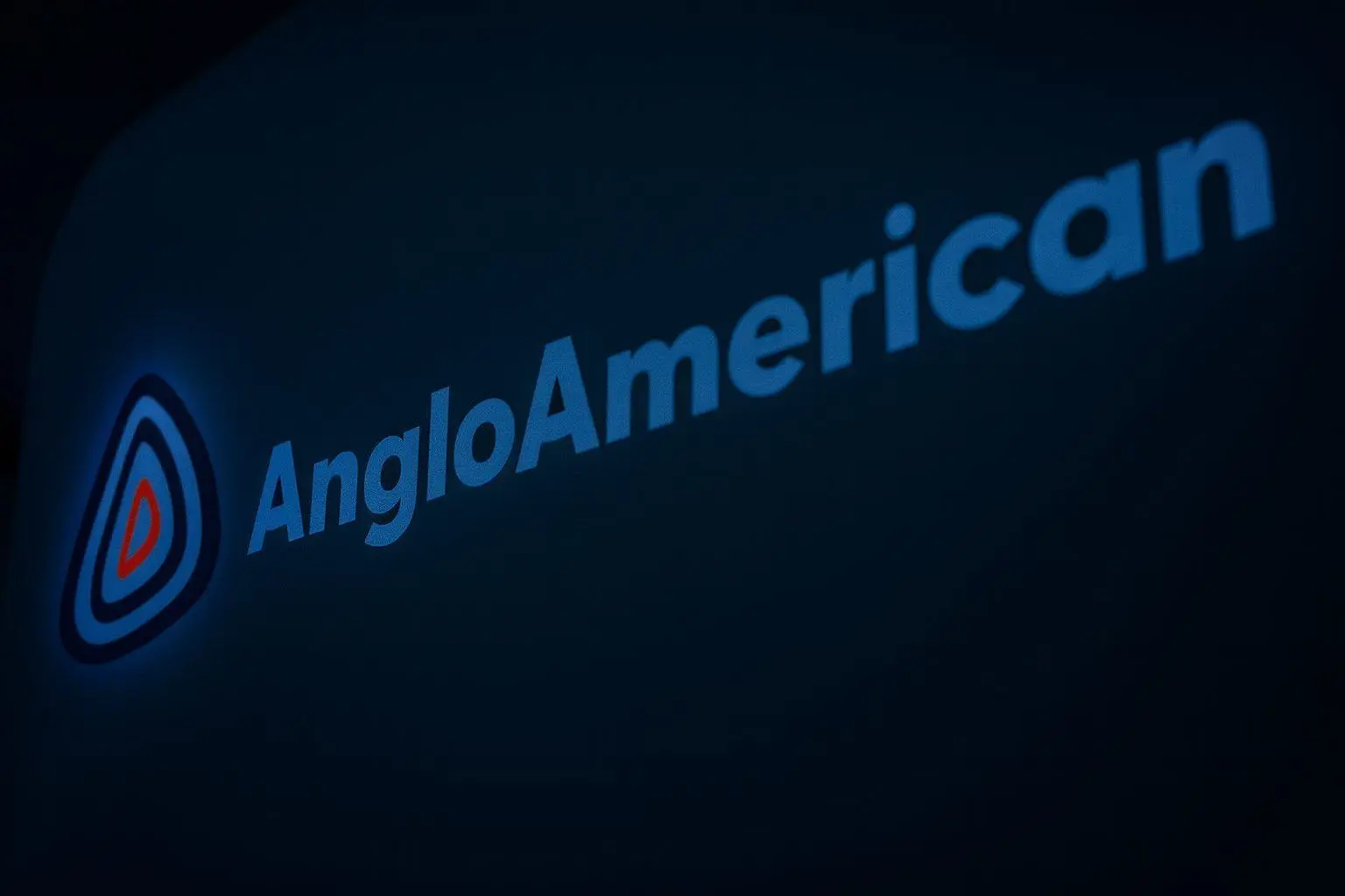 Anglo American plc Stock News & Forecast (13 December 2025): Teck Merger Milestones, Analyst Price Targets, and Key Risks