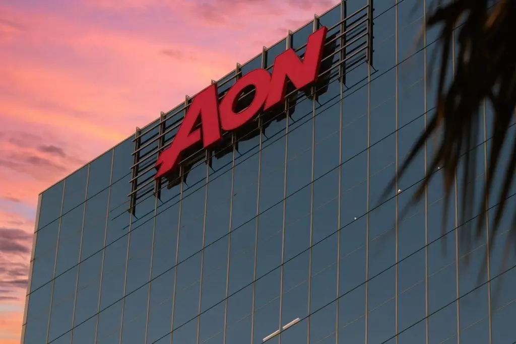 Aon plc (AON) Stock Outlook – December 2025: Earnings Beat, $2.7 Billion Divestiture and Fresh Analyst Price Targets