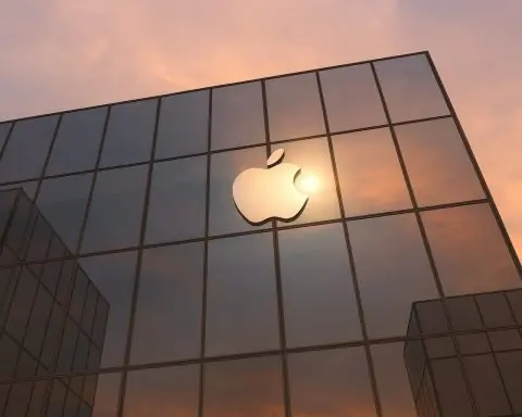 Apple (AAPL) Stock on December 3, 2025: Record Highs, iPhone 17 Super‑Cycle and Fresh EU Antitrust Risks