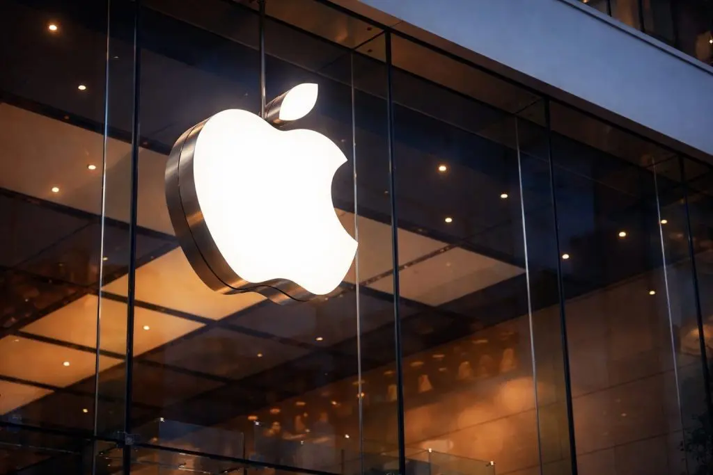 Apple stock forecast for 2026: Can AAPL reach $350 as AI questions linger?