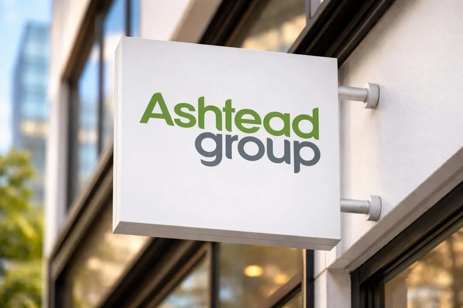 Ashtead Group plc (AHT) shares rise as buyback continues; KeyBanc upgrades to Overweight — What investors need to know (17 Dec 2025)
