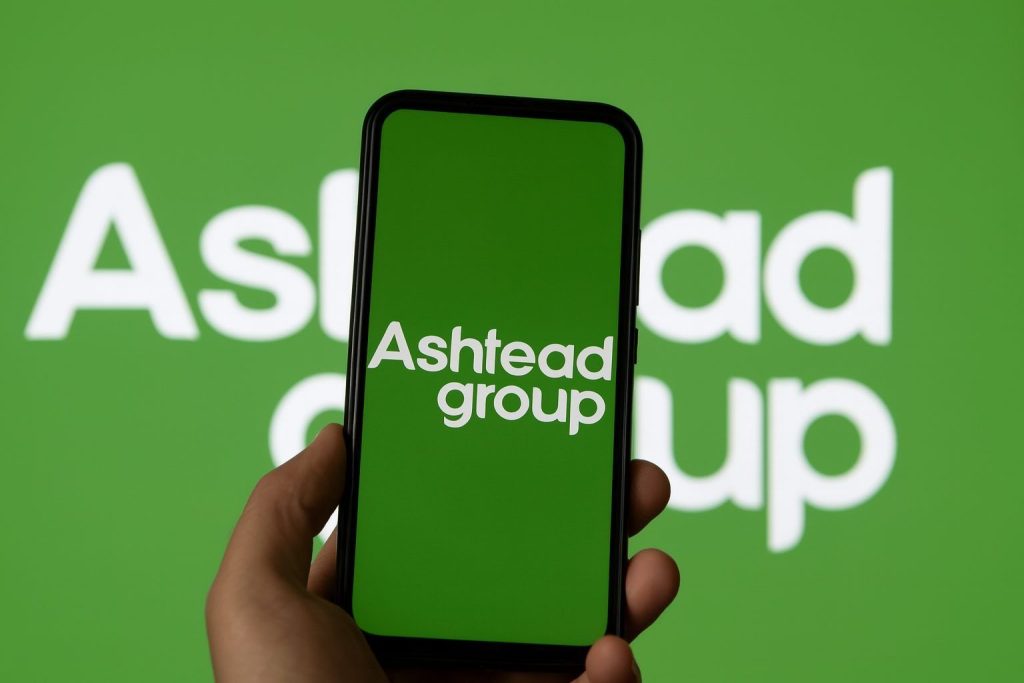 Ashtead Group Share Price Jumps on $1.5 Billion Buyback and New York Move: Latest AHT Stock News and 2026 Forecasts (11 December 2025)