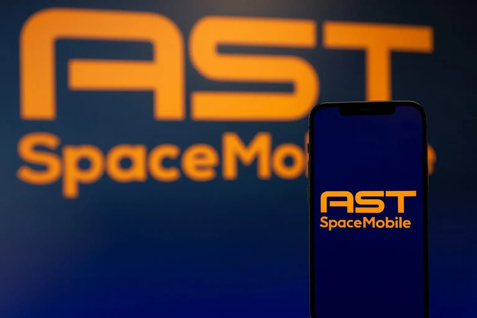 AST SpaceMobile (ASTS) Stock on December 9, 2025: Insider Sales, BlueBird 6 Launch and Wild Volatility Ahead of a Make‑or‑Break Year