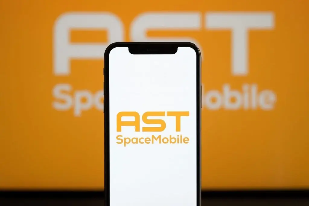 AST SpaceMobile (ASTS) Stock Soars on BlueBird 6 Launch Countdown and Factory Expansion — What to Know on December 4, 2025