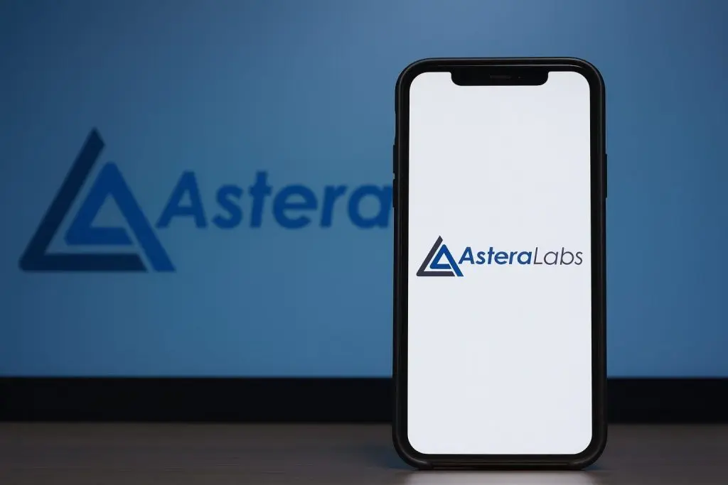 Astera Labs Stock (ALAB): Price Target Lifted to $195 as AI Connectivity Story Deepens – December 9, 2025 Update