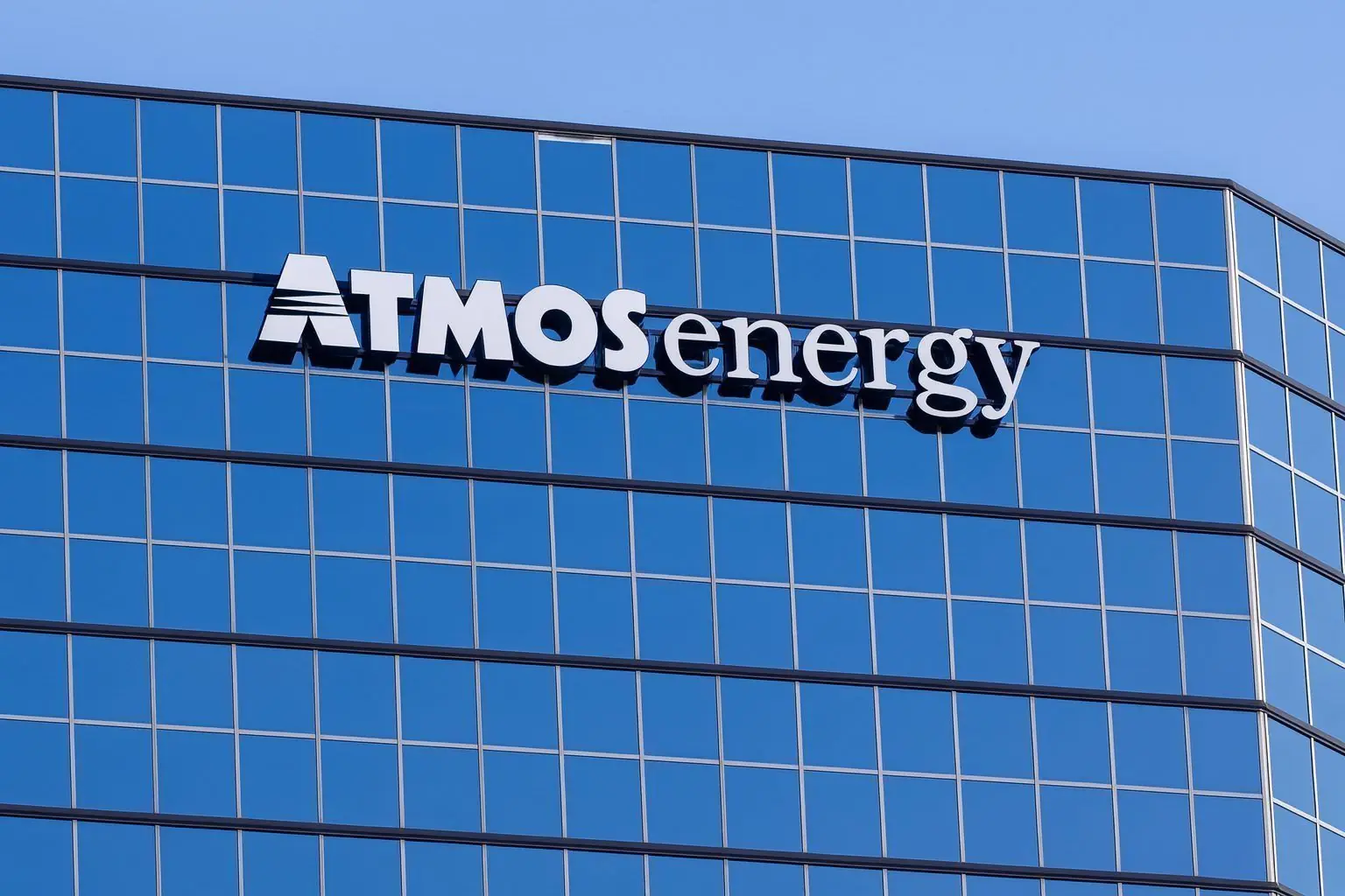 Atmos Energy (ATO) in December 2025: Earnings Beat, 15% Dividend Hike and a Fresh Bullish Trend for Dividend Investors