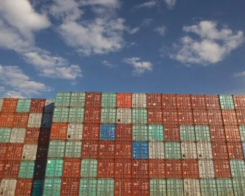 Australia’s October 2025 Trade Surplus Widens to A$4.39 Billion as Imports Jump and Gold Flows Surge