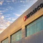 Azioni Broadcom (AVGO) After Hours Oggi (19 Dicembre 2025): Target degli Analisti in Aumento, Persistono Dubbi sull’IA — Cosa Sapere Prima della Prossima Apertura di Mercato