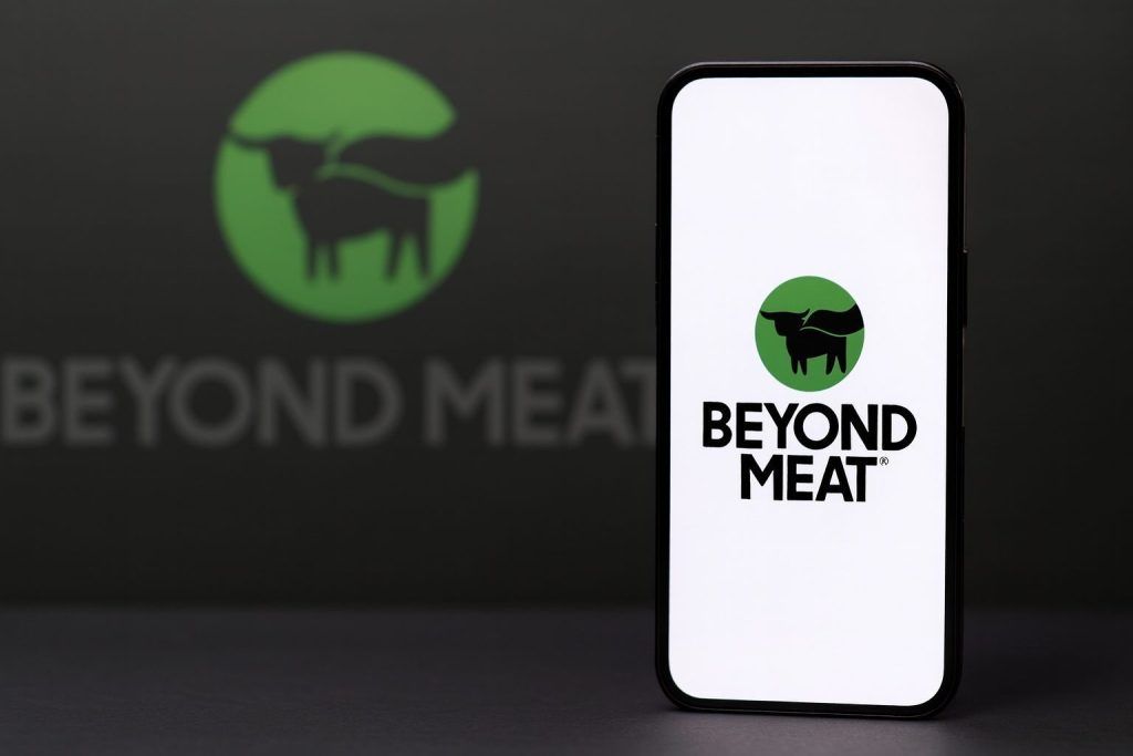Beyond Meat Condenada a Pagar US$ 38,9 Milhões à Vegadelphia Enquanto Ações da BYND Atraem Operadores Otimistas