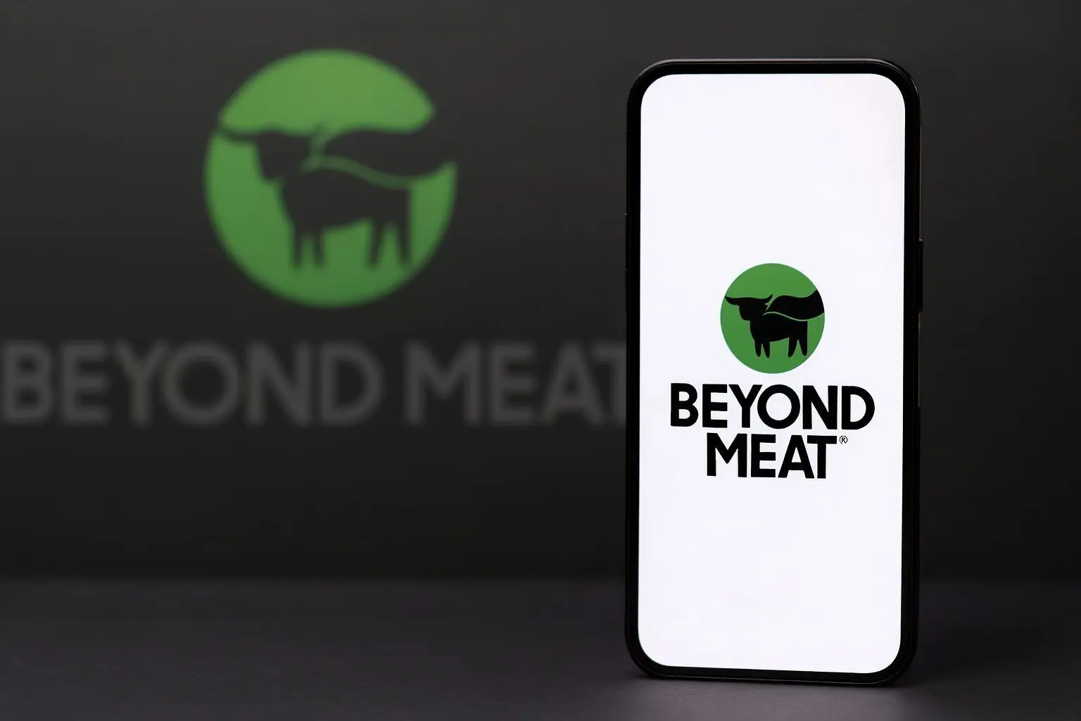 Beyond Meat recibe un veredicto de $38,9 millones a favor de Vegadelphia mientras las opciones alcistas atraen a los inversores en acciones de BYND