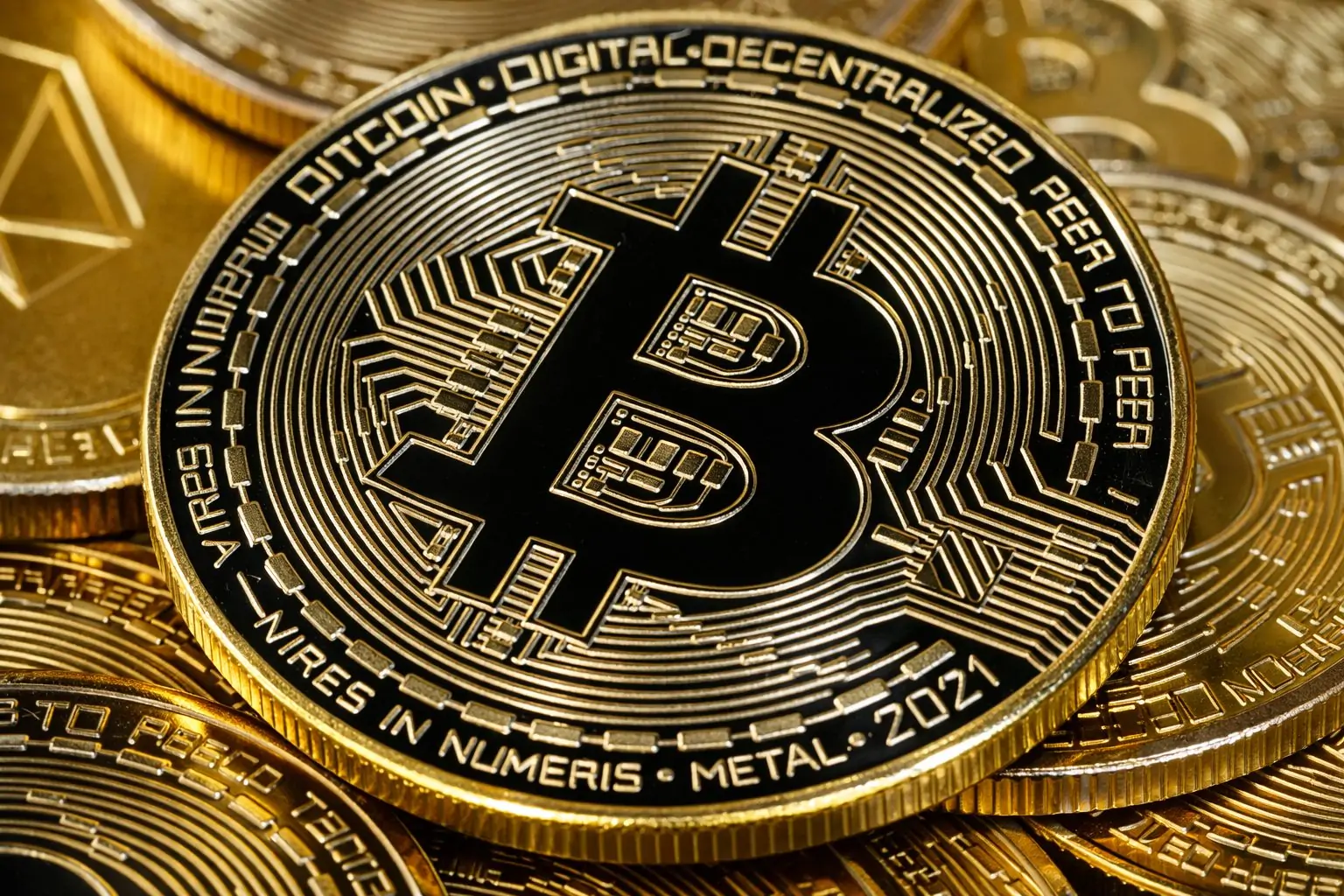 Bitcoin Price Today: BTC Holds Near $87K After Wall Street Close as ETF Outflows and $23B Options Expiry Keep Volatility Elevated