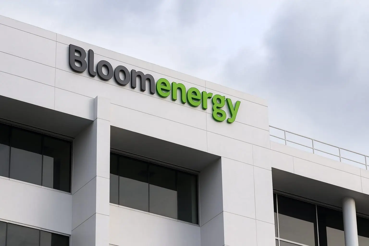 Bloom Energy stock jumps again: BE extends rally on $600 million Wells Fargo credit line as jobs report looms